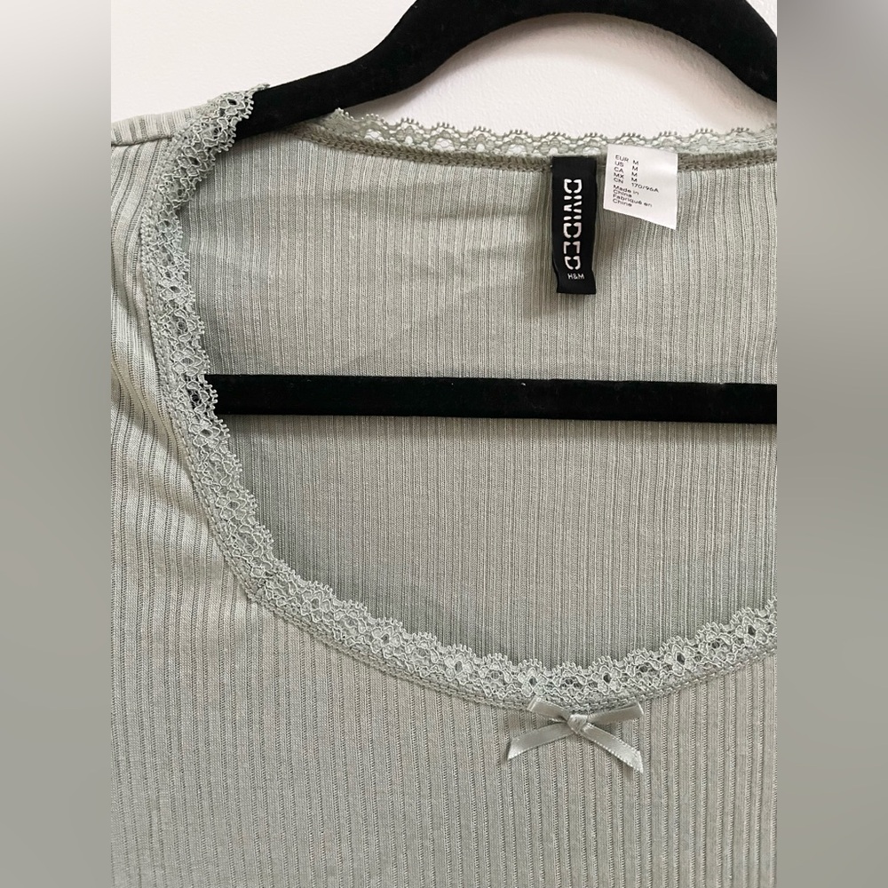 H&M Lace Trimmed Ribbed Top - Picture 3 of 5